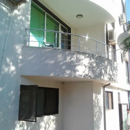 Мира Apartment