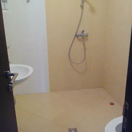 Мира Apartment Kharmanite